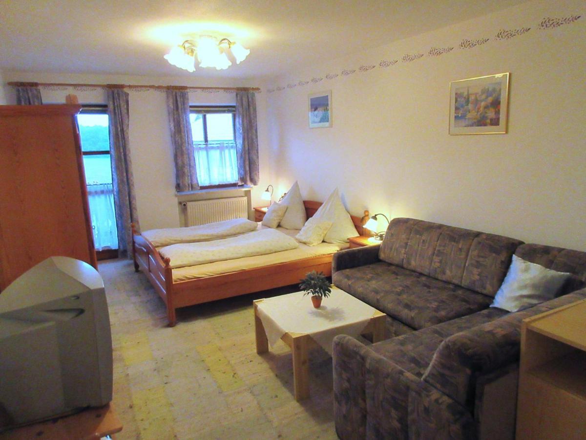 Villa Lohnerhof Kirchanschoring Zimmer foto